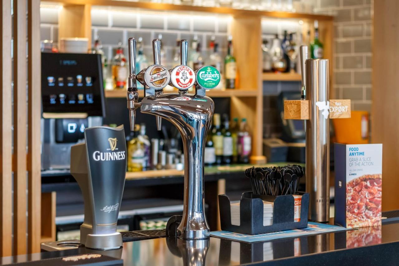 Holiday Inn Express Walsall M6, J10 By Ihg Exteriör bild