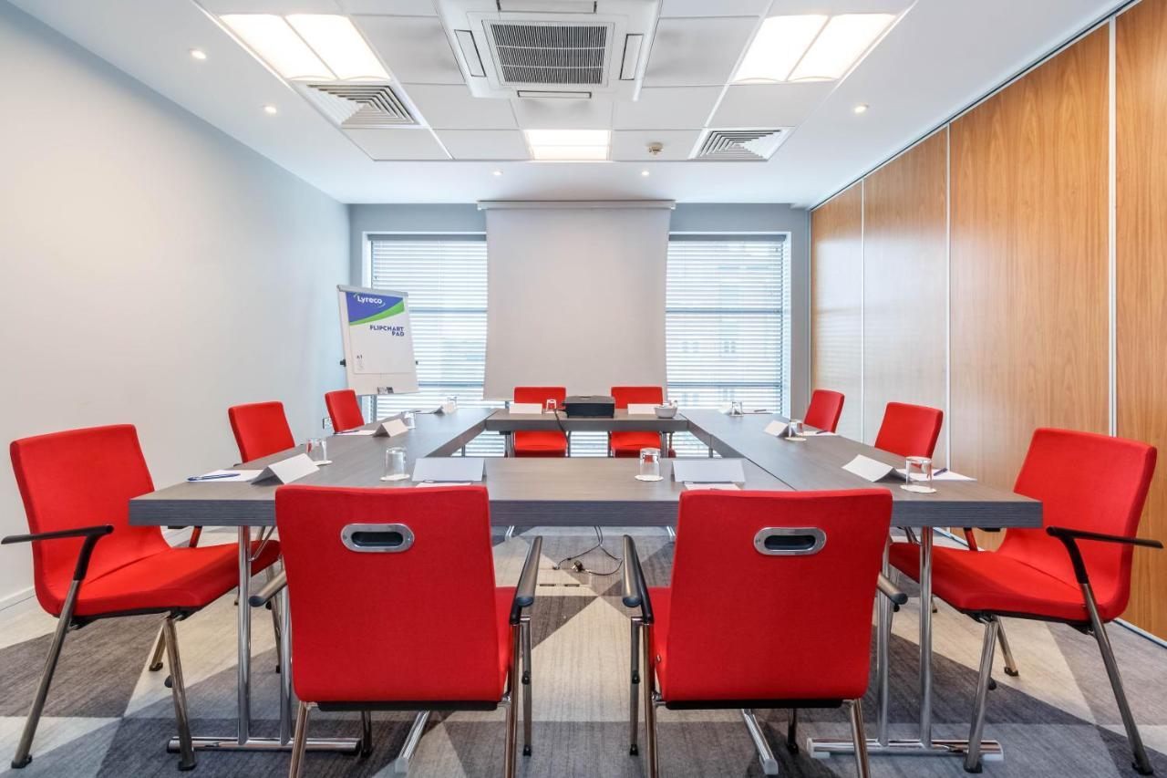 Holiday Inn Express Walsall M6, J10 By Ihg Exteriör bild
