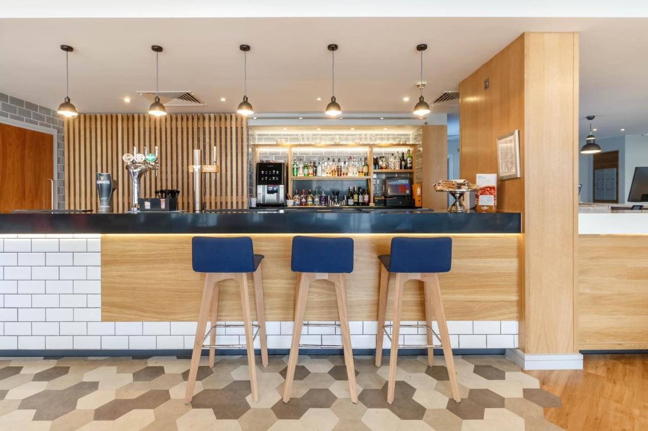Holiday Inn Express Walsall M6, J10 By Ihg Exteriör bild