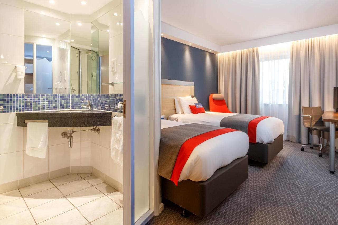 Holiday Inn Express Walsall M6, J10 By Ihg Exteriör bild