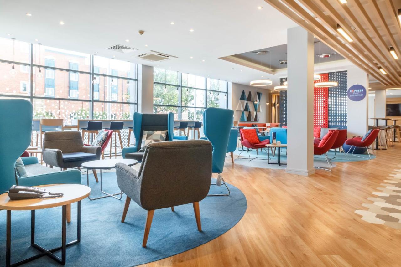 Holiday Inn Express Walsall M6, J10 By Ihg Exteriör bild