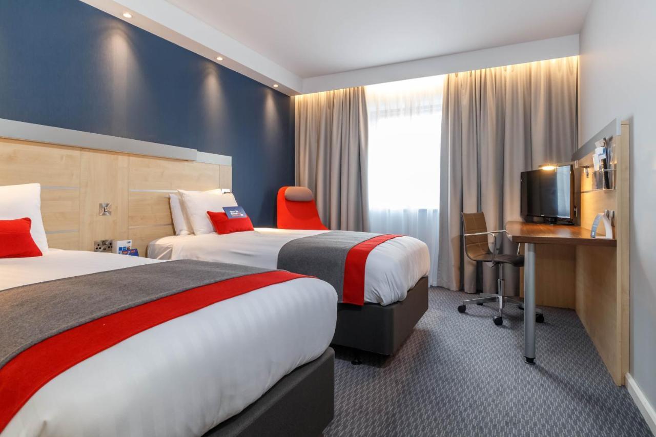 Holiday Inn Express Walsall M6, J10 By Ihg Exteriör bild