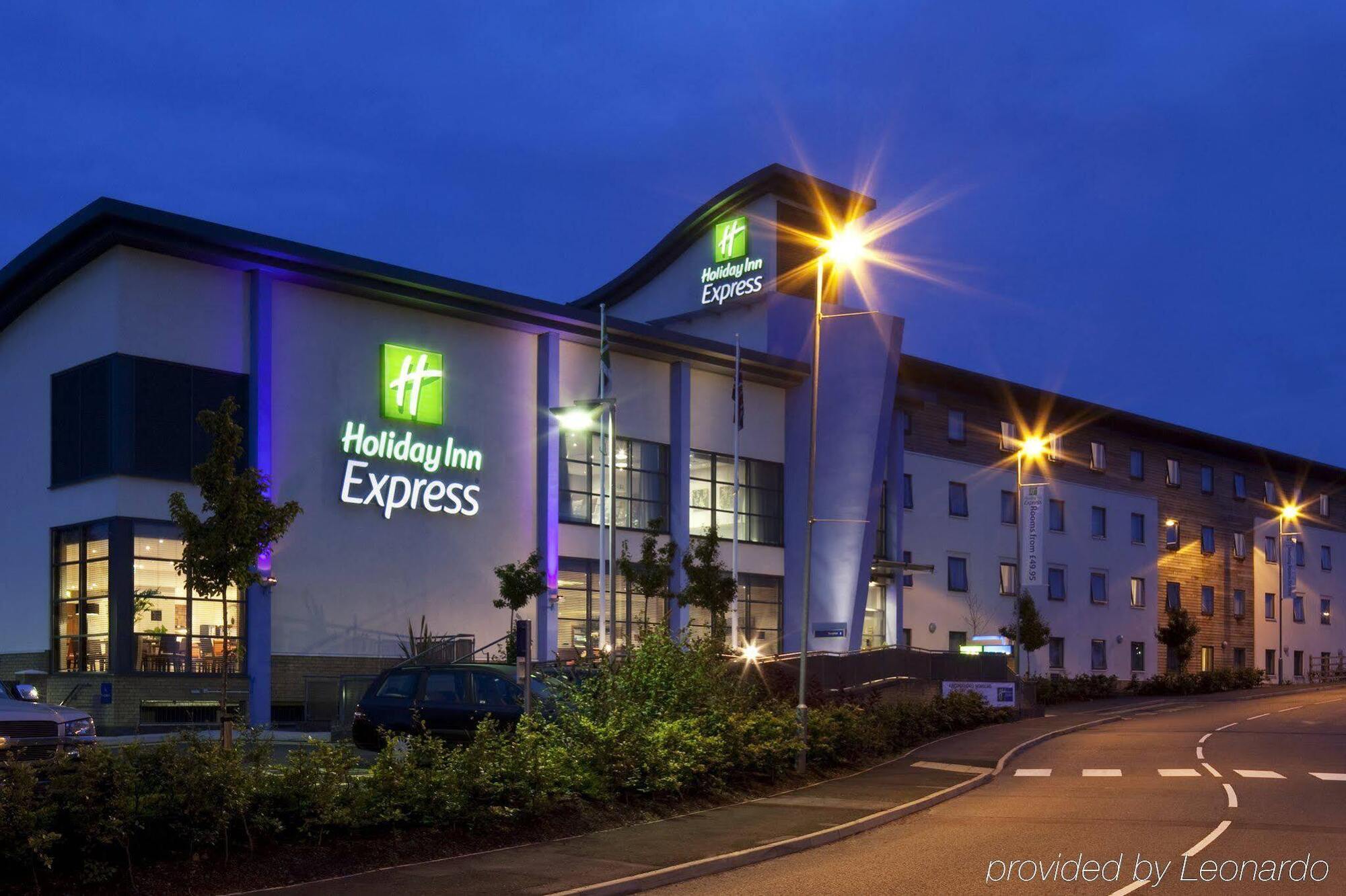 Holiday Inn Express Walsall M6, J10 By Ihg Exteriör bild