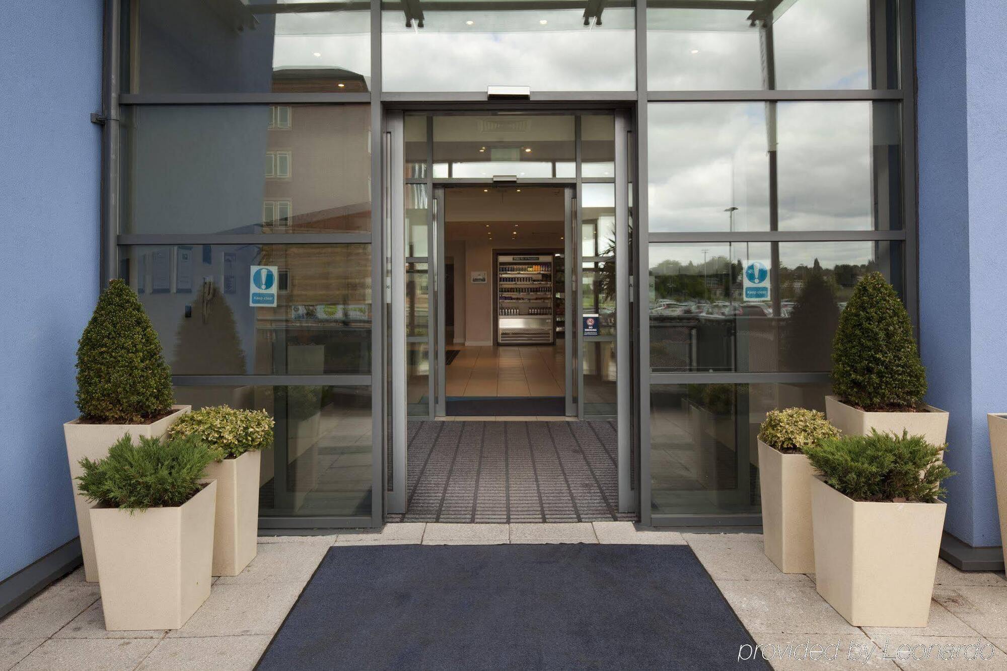 Holiday Inn Express Walsall M6, J10 By Ihg Exteriör bild