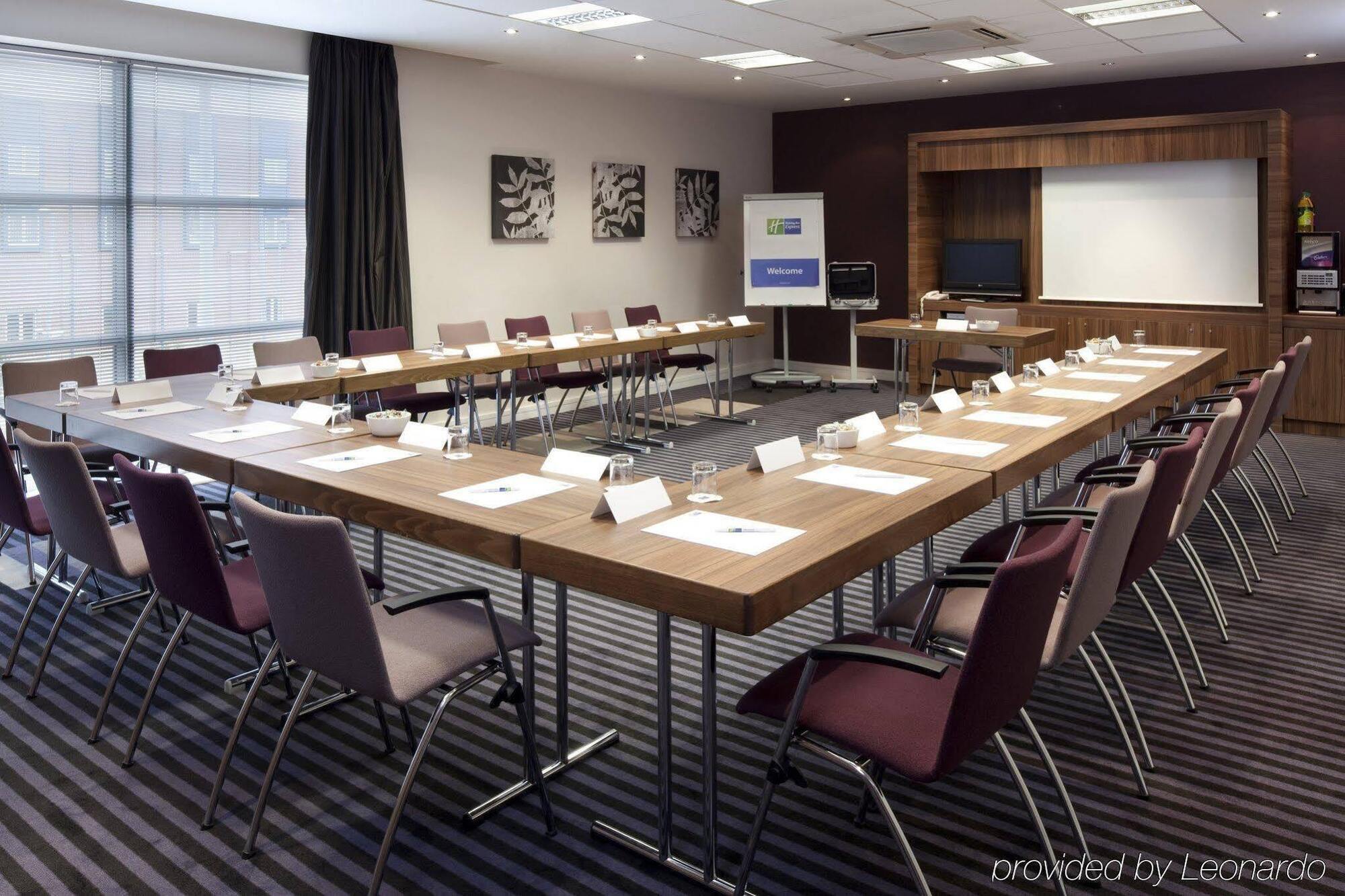 Holiday Inn Express Walsall M6, J10 By Ihg Exteriör bild